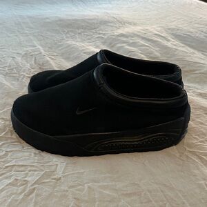 Nike Black Slip-On clogs with Vibram Soles, Sz 10.5